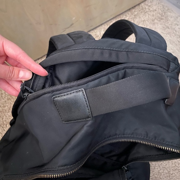 Lululemon backpack USED fair condition - Picture 7 of 9